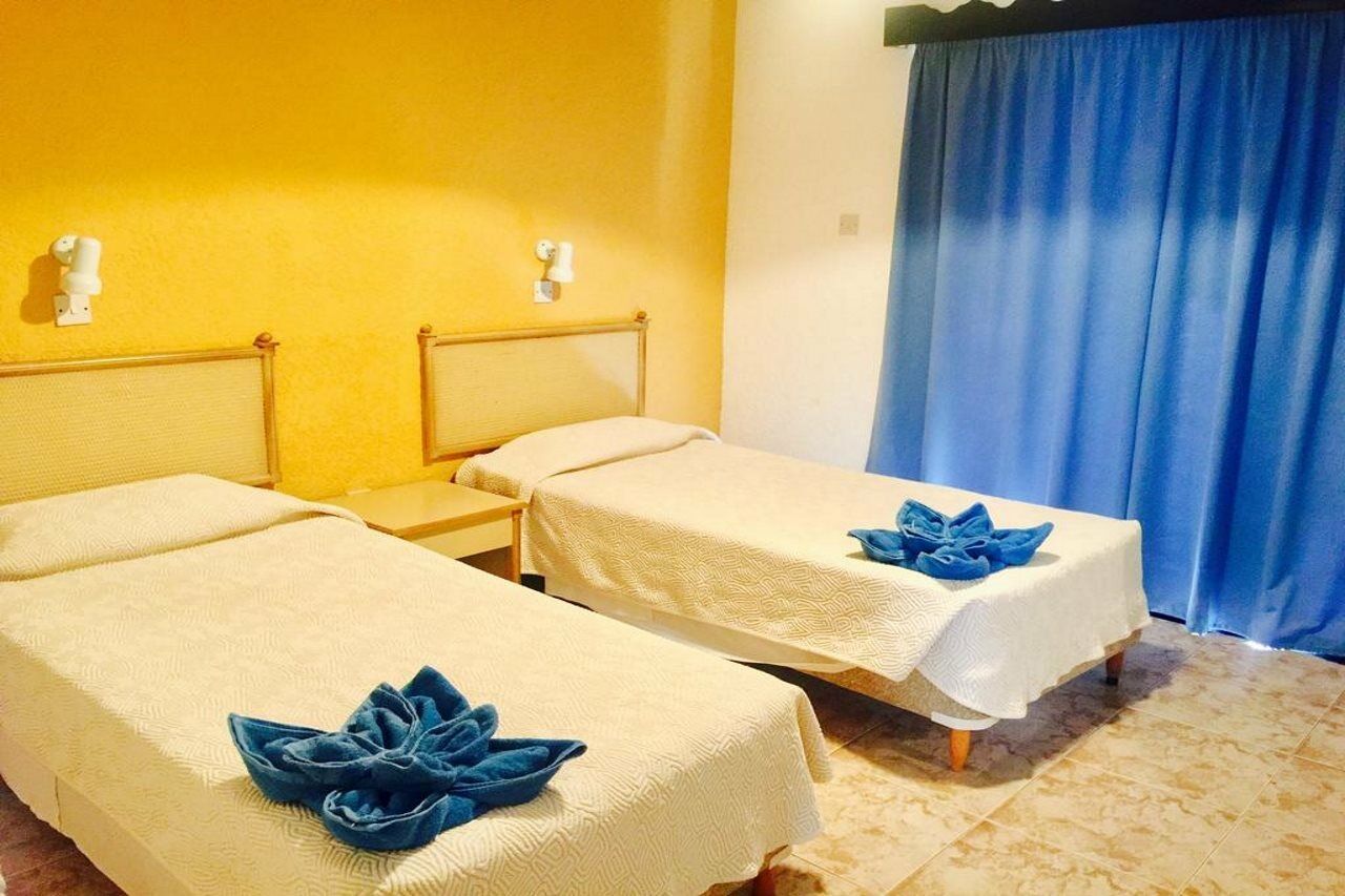 Carina Hotel Apartments Айя Напа Екстериор снимка